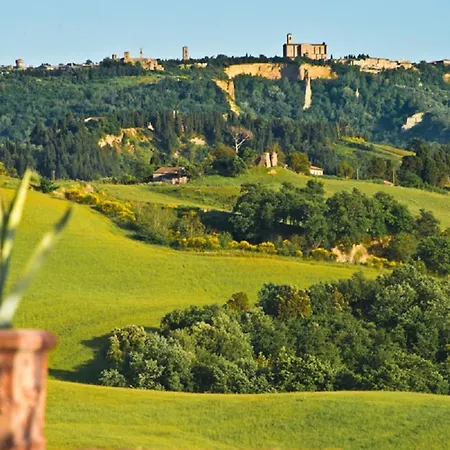 Alloggio per agriturismo Santa Vittoria *