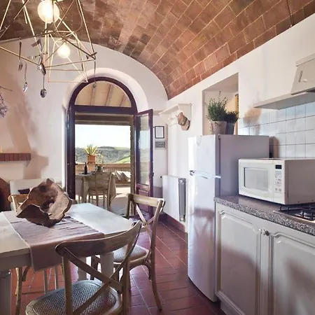 Alloggio per agriturismo Santa Vittoria *